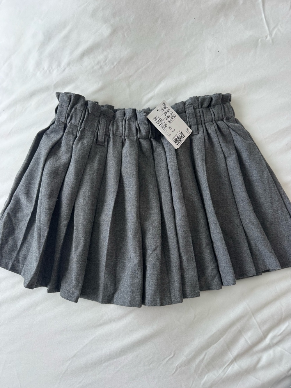 H&M Gray Pleated Paperbag Waist Skater Skirt